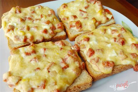 Zapekané toasty s mrkvou, tvarohom a mozzarellou