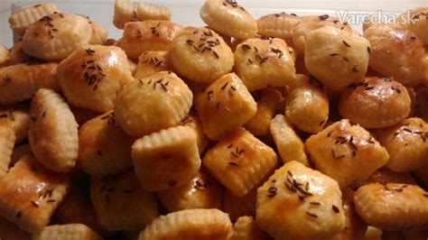 Bryndzové pečivo vykrajované formičkami