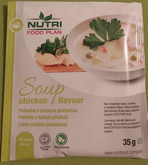 Balenie instantnej polievky MAMA s kuracou príchuťou