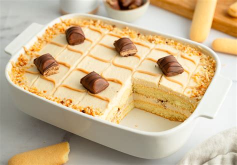 Vrstvenie Kinder Bueno koláča