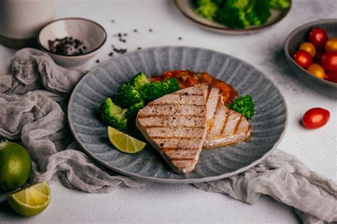 Servírovaný bravčový steak s brokolicou