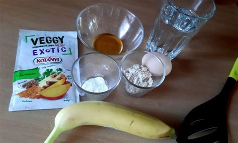 Ingrediencie na palacinky v miskách