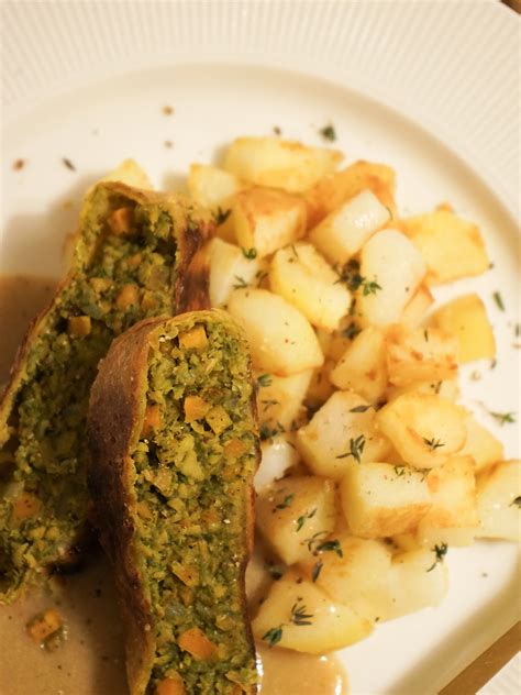 Vegánska bryndza s tempehom a zemiakmi