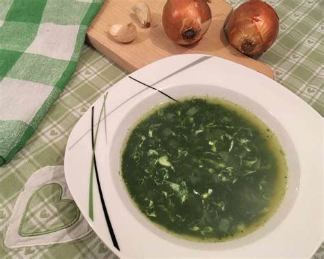 Špenátová polievka s haluškami