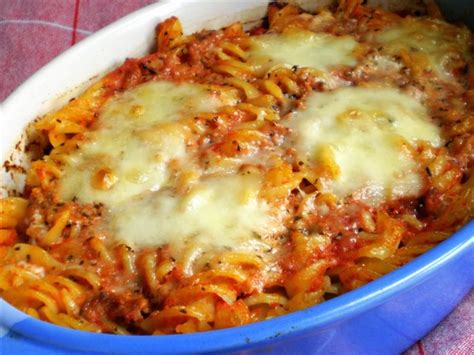 Zapekané cestoviny s mletým mäsom a syrom