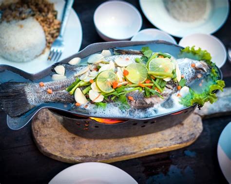 Rôzne druhy rýb pripravené na varenie