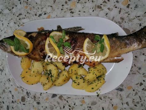 Pstruh s mandľami pripravený na pečenie