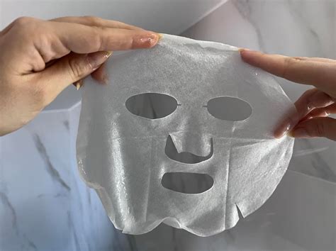 aplikácia masky na tvár