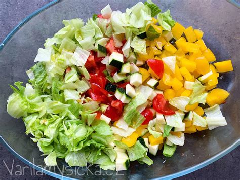 farebny zeleninovy salat