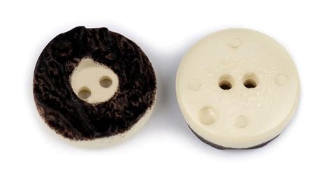 Hotové poľovnícke gombíky v krabici