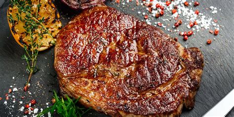 Servírovaný Rump Steak s prílohami