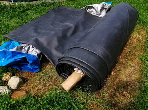 Pokladanie jazierkovej fólie