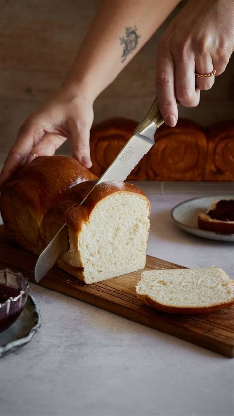 Čerstvo upečený domáci mliečny chlieb