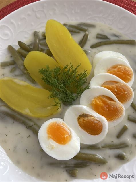 Tanier so zemiakmi na kyslo a vajíčkom