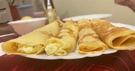 Koláž rôznych sladkých náplní do palaciniek