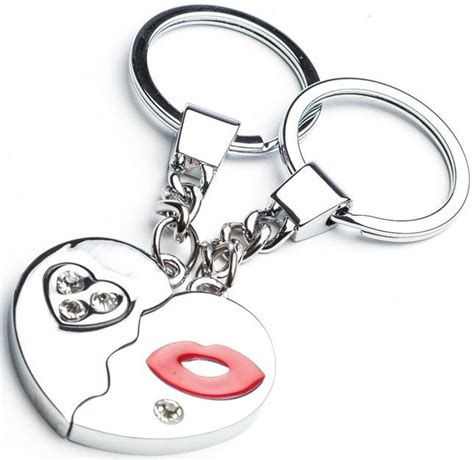 Rôzne druhy pizza príveskov na kľúče