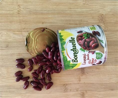 Ilustrácia rôznych druhov konzervovanej fazule