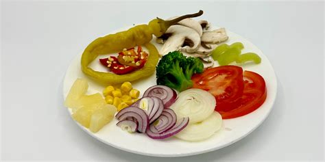Zloženie plnky: šampiňóny, cibuľa, cesnak, šunka, niva