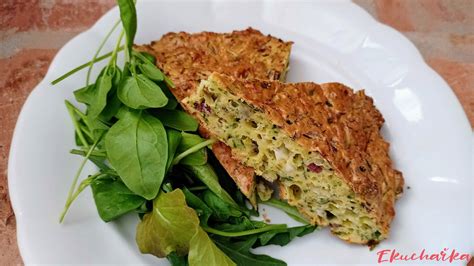 Zloženie ingrediencií na cuketový koláč