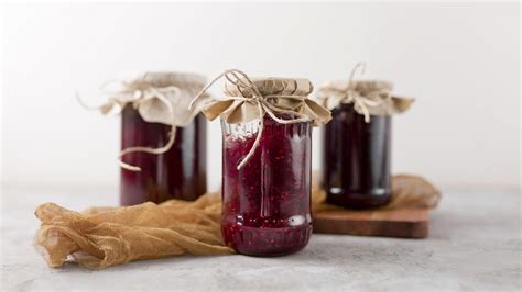 Poháre s hotovým džemom