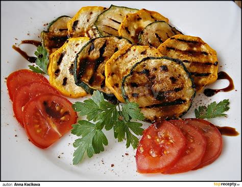 Grilovaná cuketa s hubami a fetou