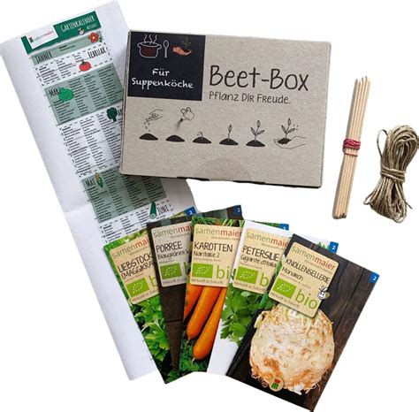 Zostava rôznych druhov polievok