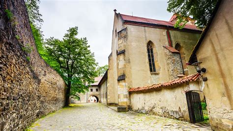 Ilustrácia stredovekého kláštora