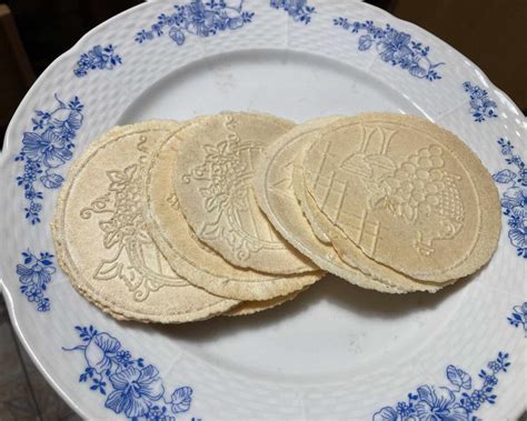 Slané oblátky uložené v papierovej krabici