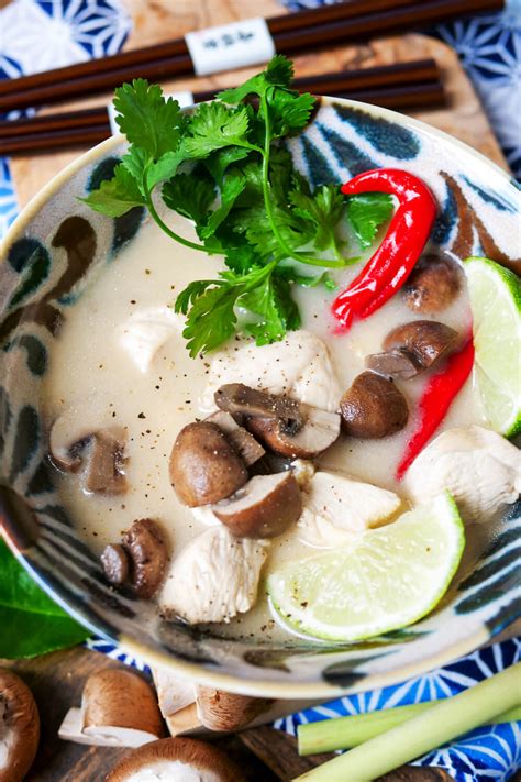 Ilustračné foto ingrediencií na polievku Tom Kha Gai