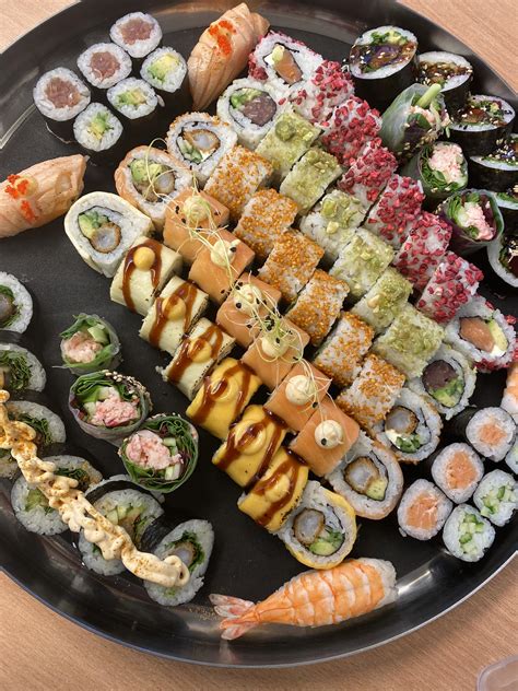 Príprava sushi v reštaurácii