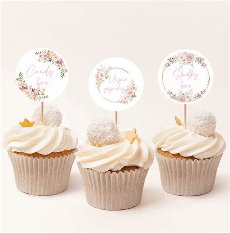 Rozloženie svadobných koláčov na candy bare