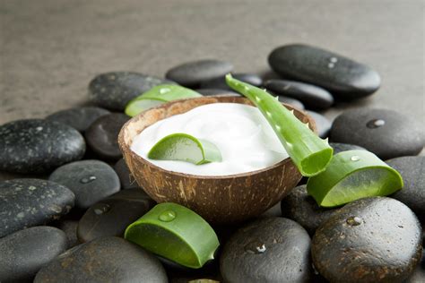 Aloe vera a kokosový olej pre hydratačnú masku