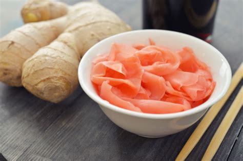 Wasabi a zázvor ako doplnky k sushi