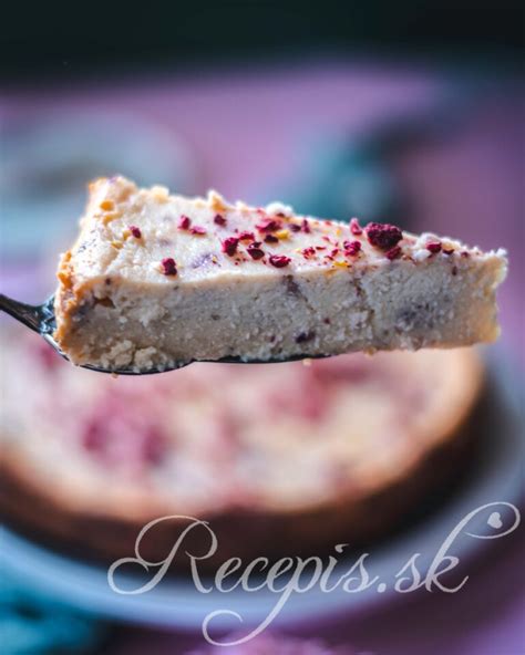 Koláž rôznych jedál pripravených z gréckeho jogurtu