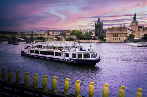 Mapa plavby po Vltave s vyznačenými pamiatkami