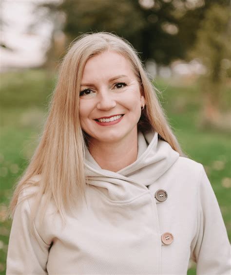 Mgr. Zuzana Demovičová pri práci