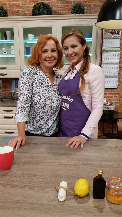 Autorka Tinka Karmažín v kuchyni