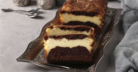 Vláčny kakaovo-tvarohový chlebík nakrájaný