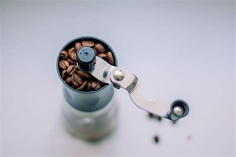 Detailný pohľad na drevený mlynček Silvercrest