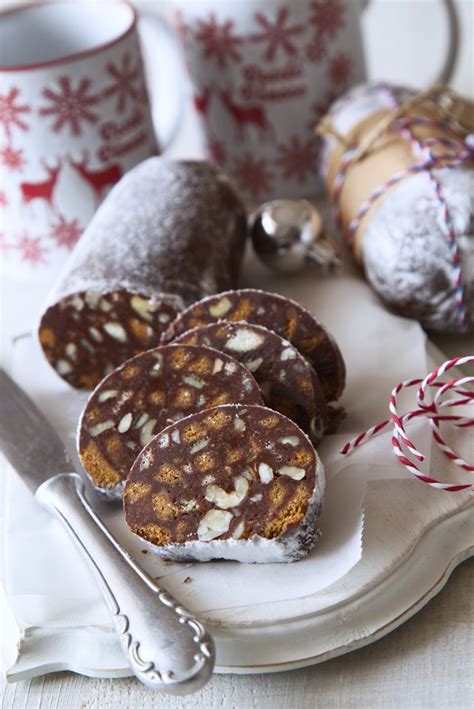 hotová čokoládová vianočka s orechmi