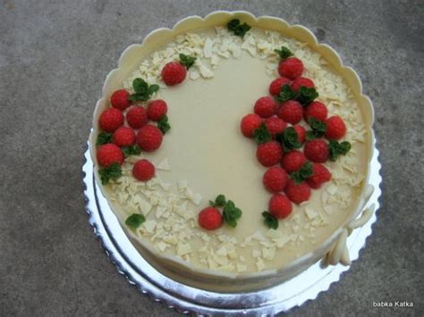 Ilustračná fotka torty s bielou čokoládou