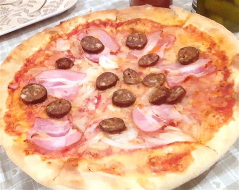 Hotová gazdovská pizza