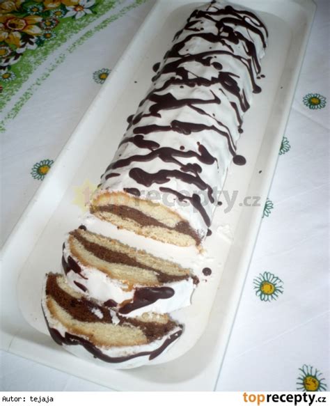 Kakaový srnčí chrbát s čokoládovou polevou a mandľami