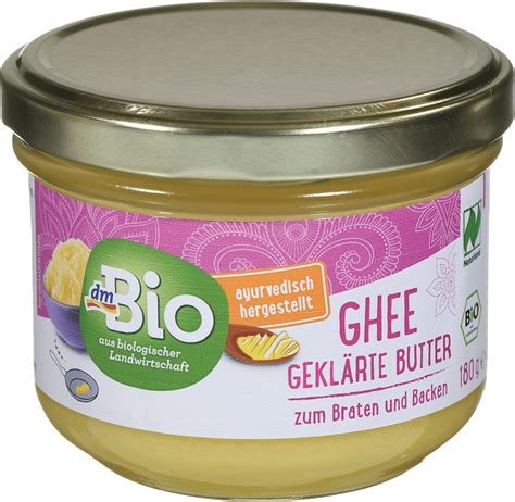 Ghee maslo a rôzne druhy korenín