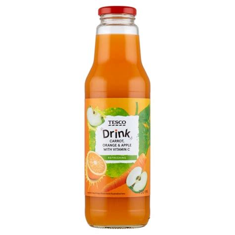 Fľaša s osviežujúcim nápojom z mrkvovej a cuketovej šťavy