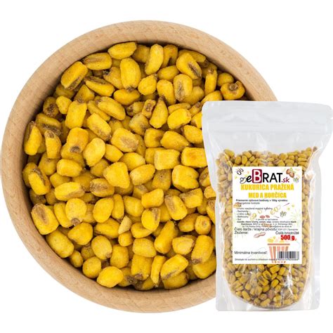 Pražená solená kukurica v miske