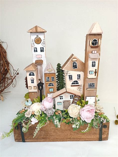 Drevené dekorácie v motorkárskom štýle