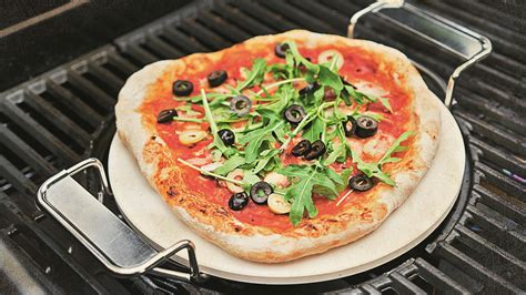 Pizza pripravená na grile