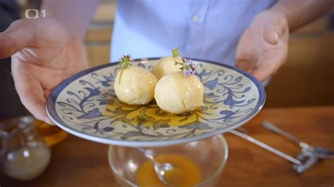 Ilustrácia rôznych druhov sladidiel vrátane javorového sirupu