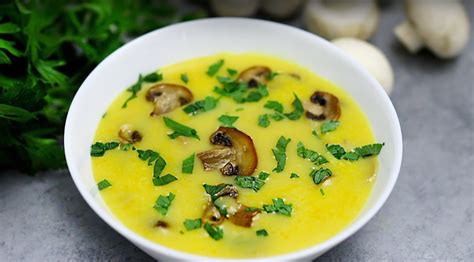 Zloženie čínskej polievky so šampiňónmi